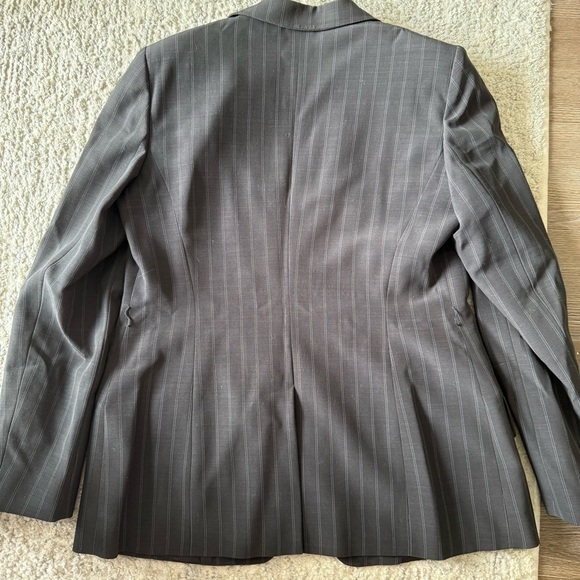 Max & Co. Wool Gray Pinstripe Women's Suit - Picture 3 of 8